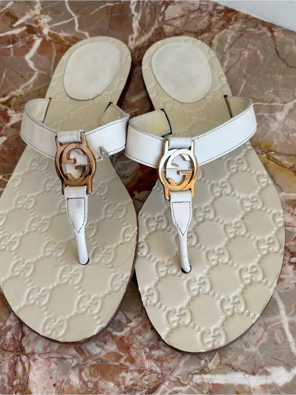 Gucci White Leather GG Thong Sandals with Gold Double G Size 39 SEE PHOTOS